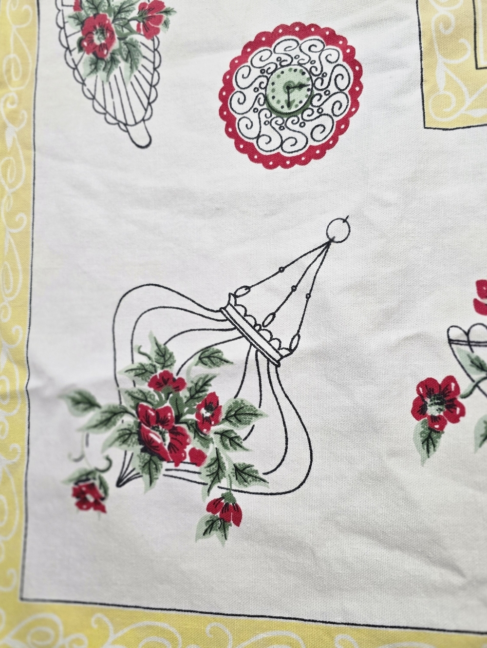 Vintage 60s Cottagecore Floral Tablecloth Retro Farmhouse Kitchen Decor 44x47.5 - Picture 6 of 16